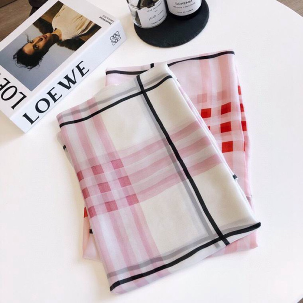 Bv*b*rry Scarf